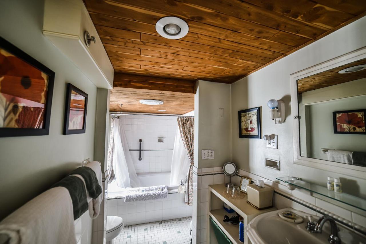 Adair Country Inn & Restaurant Литлтон Экстерьер фото