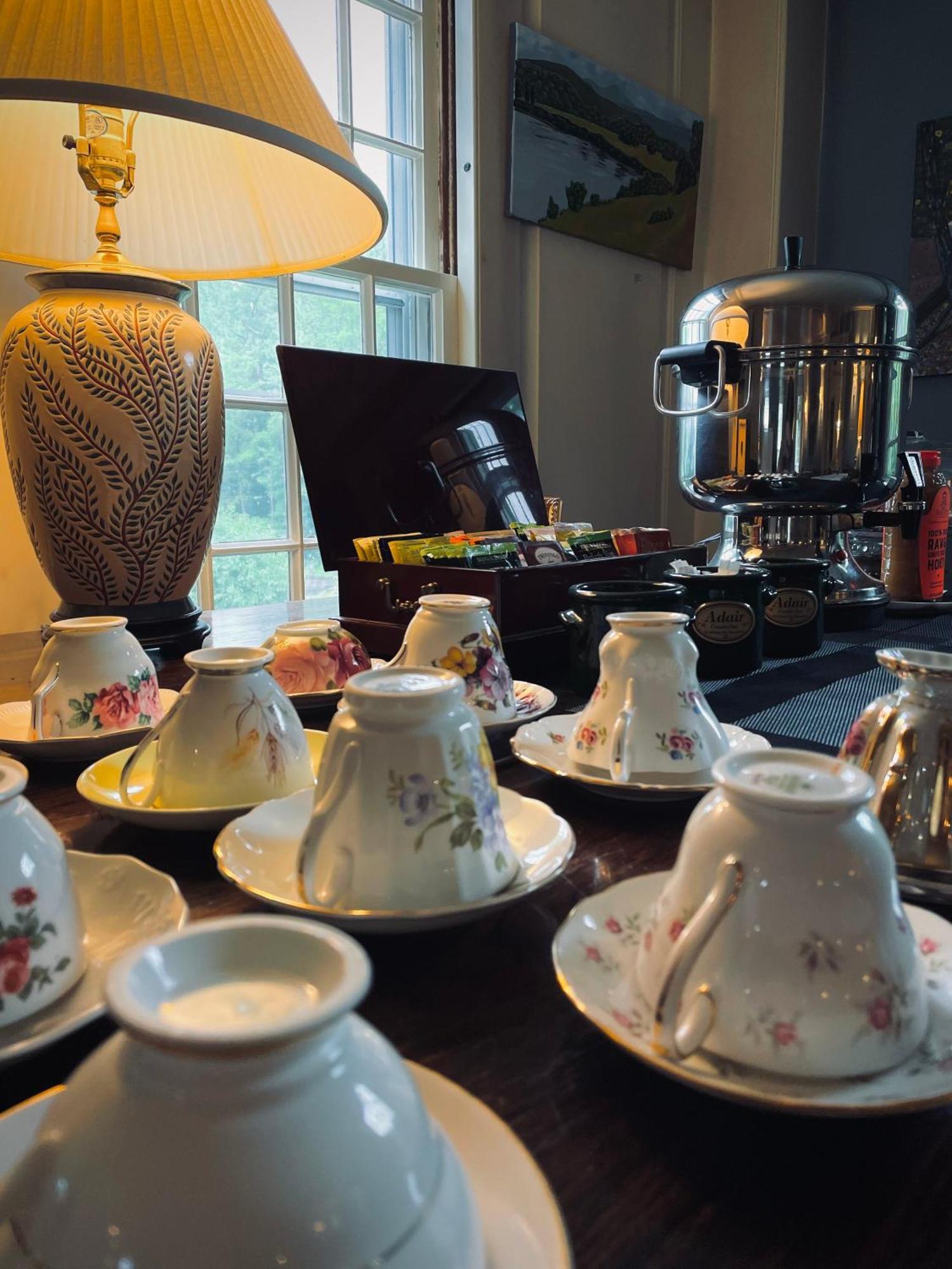Adair Country Inn & Restaurant Литлтон Экстерьер фото